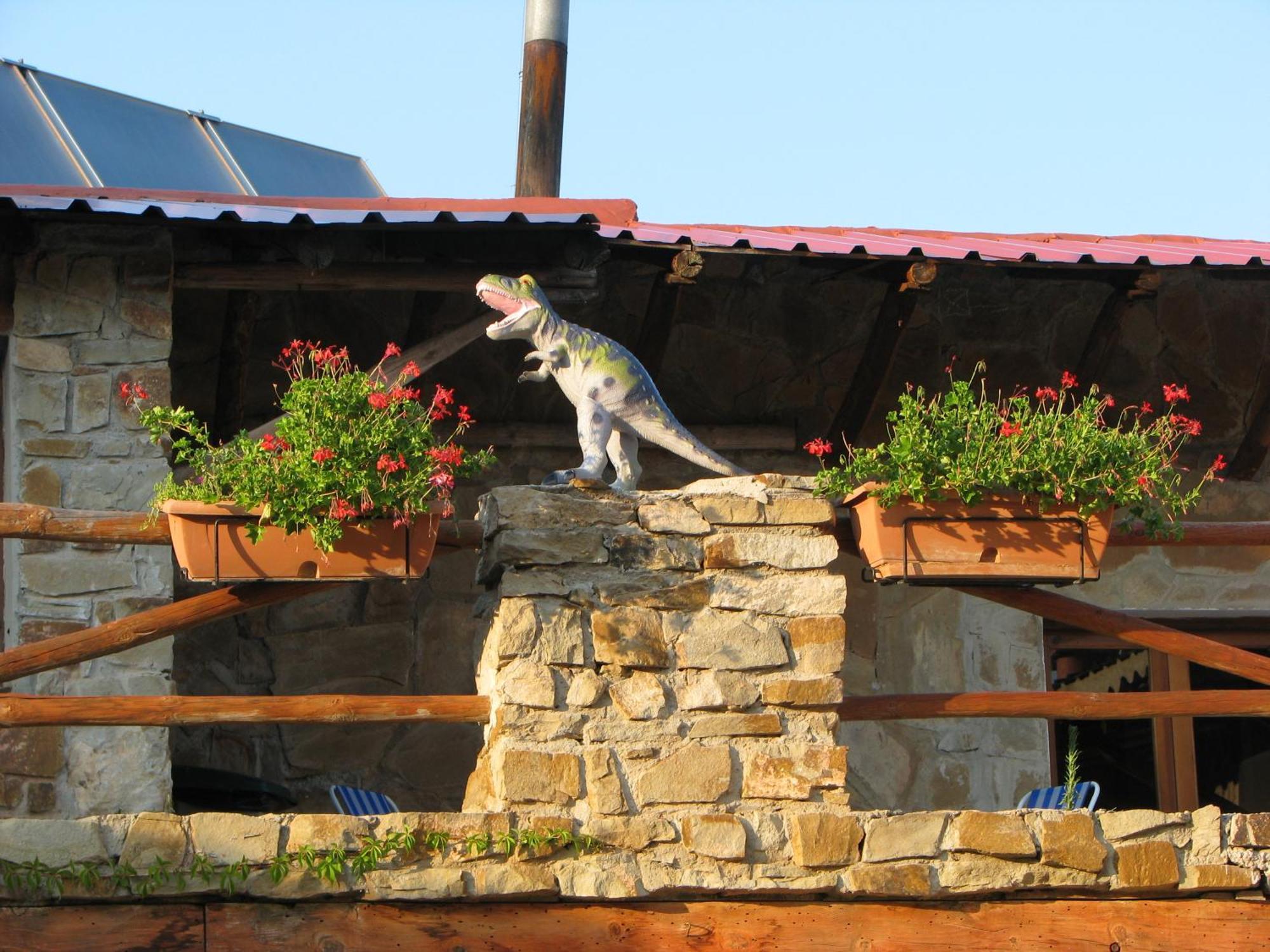 Camping Casa Fausto Cerca De Dinopolis Formiche Alto Exterior foto