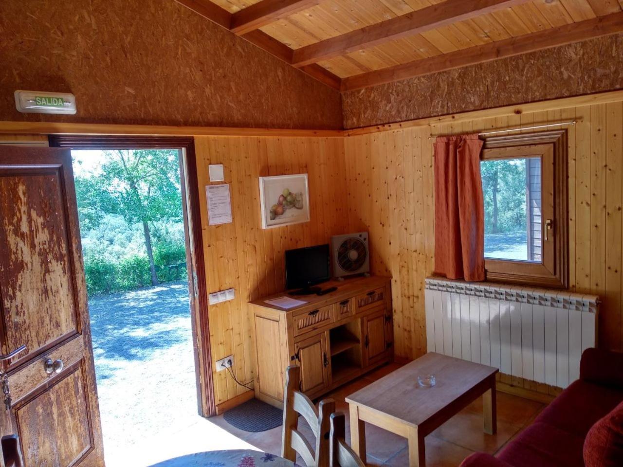 Camping Casa Fausto Cerca De Dinopolis Formiche Alto Exterior foto